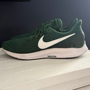 Nike Zoom Pegasus 35 Forest Green Athletic Sneakers
